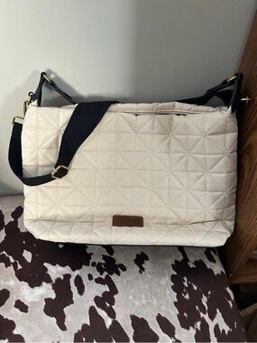 Wrangler Quilted Cream Crossbody Bag with Black Strap